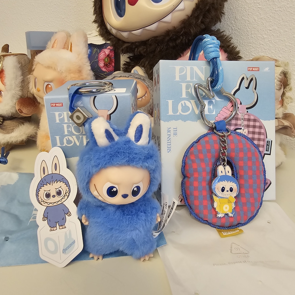 PIN FOR LOVE BUNDLE LETTER "O" BRAND NEW